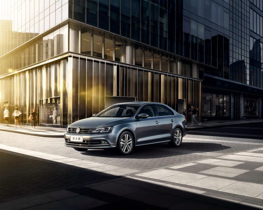  Volkswagen Sagitar 2015 года  (фото 13 из 17)